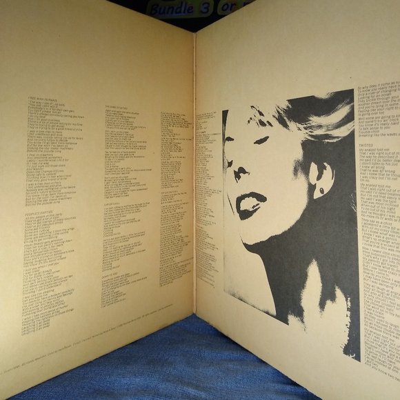 Joni Mitchell Court and Spark 1974 gatefold Embossed textured cover Vinyl record - Picture 3 of 5